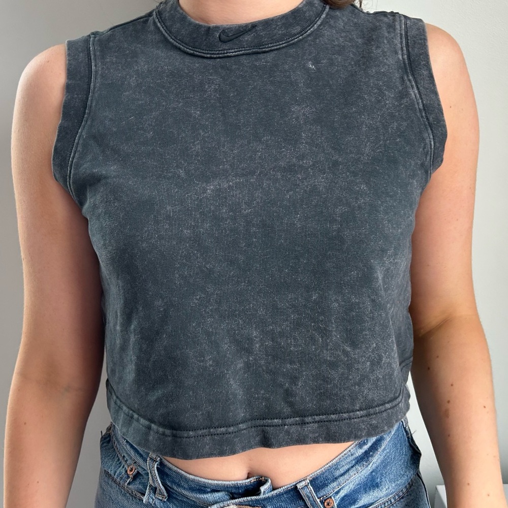 Nike gray cropped workout top